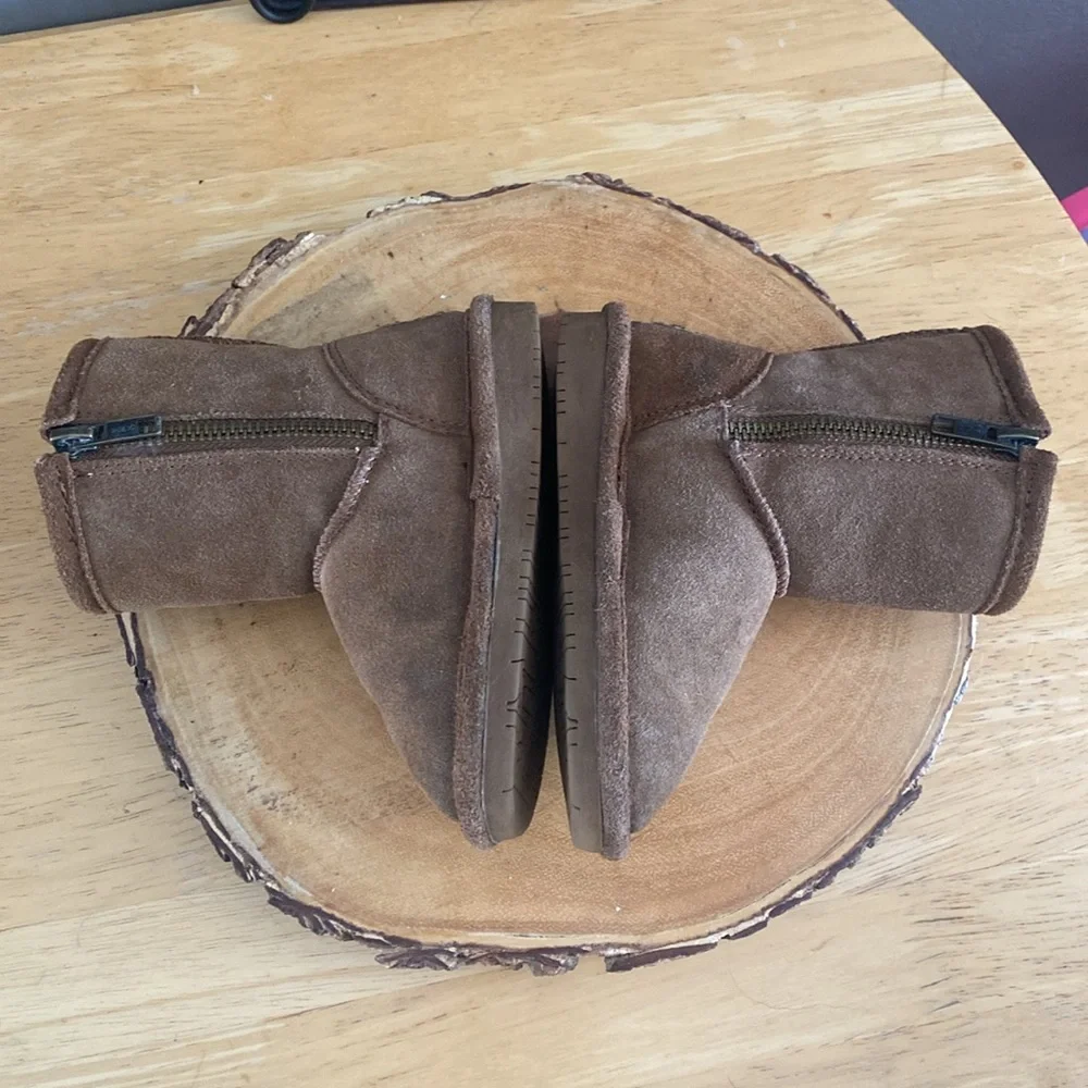 BEAR PAW Emma brown sheepskin lined boots size 7